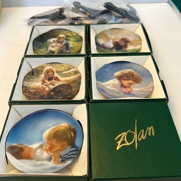 Set of 5 Donald Zolan Mini Collector Plates of Children - Picture 1 of 7